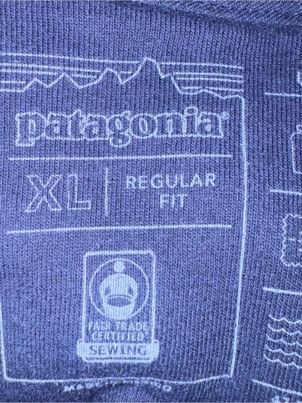 Patagonia Men's XL Navy Blue Logo Pullover Hoodie Sweatshirt - Picture 4 of 11